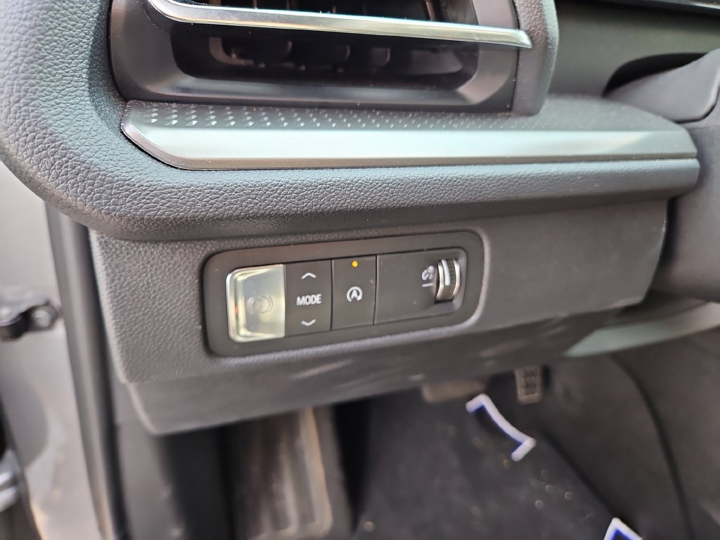 Used 2026 Chevrolet Traverse LT FWD image 26