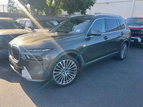Used 2024 BMW X7 xDrive40i w/ Parking Assistance Package AWD/4WD image 1