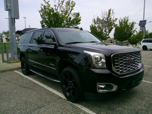 Used 2019 GMC Yukon XL Denali AWD/4WD image 69