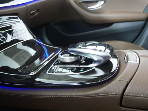 Used 2019 Mercedes-Benz E 300 image 24