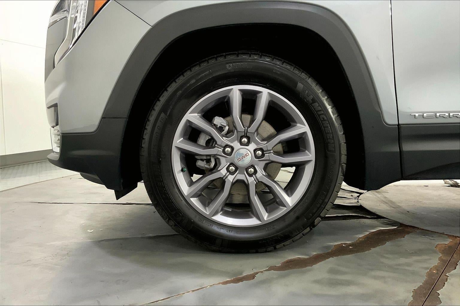 Used 2023 GMC Terrain SLT AWD/4WD image 9