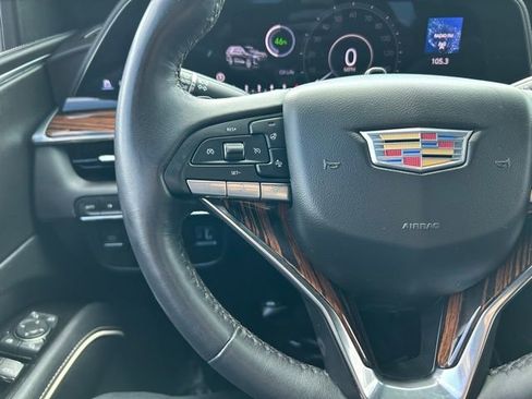 Used 2023 Cadillac Escalade Premium Luxury image 16