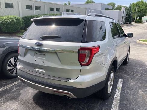 Used 2017 Ford Explorer XLT w/ Equipment Group 201A AWD/4WD image 6