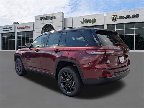 New 2025 Jeep Grand Cherokee Limited image 6