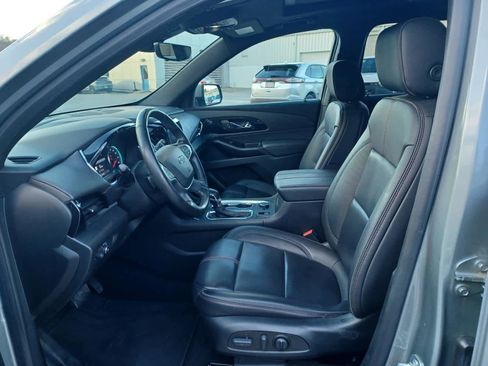Used 2023 Chevrolet Traverse RS image 7