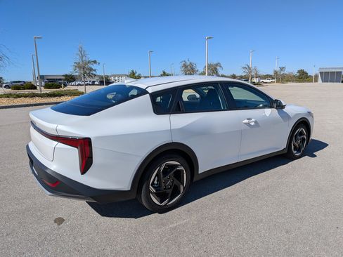 New 2026 Kia K4 EX image 5