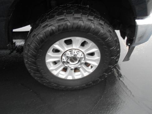 Used 2022 Ford F250 XLT w/ XLT Value Package image 21