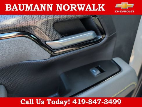 Used 2025 Chevrolet Silverado 2500 ZR2 w/ Technology Package AWD/4WD image 47