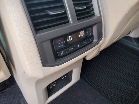 Used 2021 Volkswagen Atlas SEL Premium AWD/4WD image 25