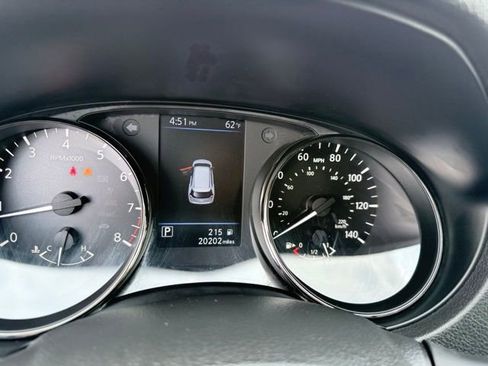 Used 2020 Nissan Rogue S FWD image 11