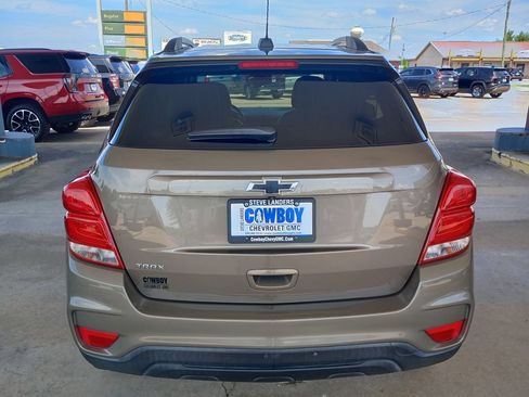 Used 2022 Chevrolet Trax LT w/ Sport Edition FWD image 4