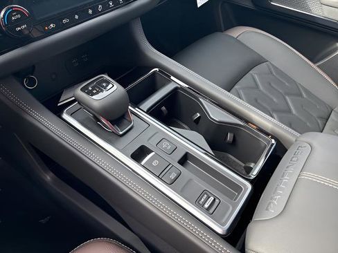 New 2026 Nissan Pathfinder Platinum FWD image 15