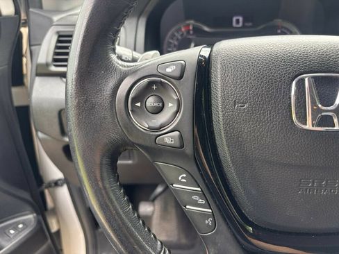Used 2017 Honda Pilot Touring image 40