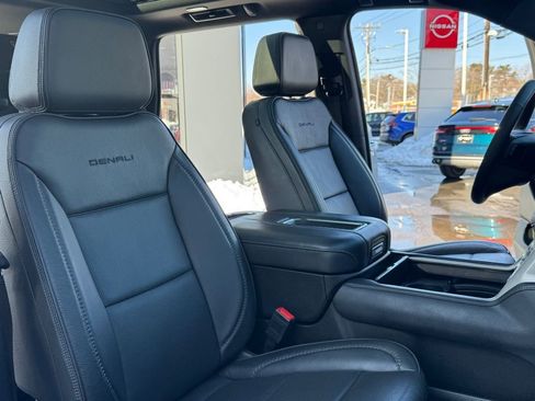 Used 2023 GMC Yukon Denali w/ Max Trailering Package image 18