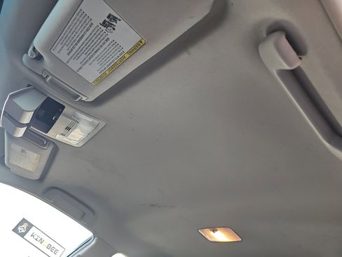 Used 2014 Toyota Camry LE image 14