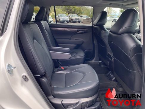 New 2026 Toyota Highlander Limited AWD/4WD image 17