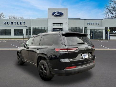 Used 2023 Jeep Grand Cherokee L Limited w/ Black Appearance Package AWD/4WD image 5