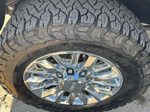 Certified 2025 GMC Sierra 2500 Denali Ultimate image 14