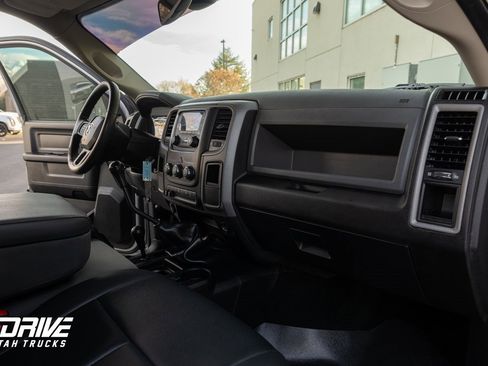 Used 2017 RAM 3500 Tradesman w/ Chrome Appearance Group image 13
