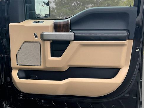 Used 2016 Ford F150 Lariat w/ Trailer Tow Package image 31