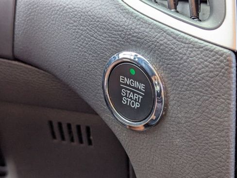 Used 2024 Ford Edge SEL w/ Sport Appearance Package image 30