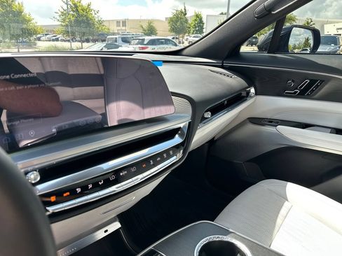 Used 2024 Cadillac Lyriq Sport AWD/4WD image 22