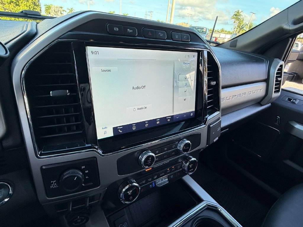 Used 2022 Ford F250 Lariat w/ Lariat Ultimate Package AWD/4WD image 13