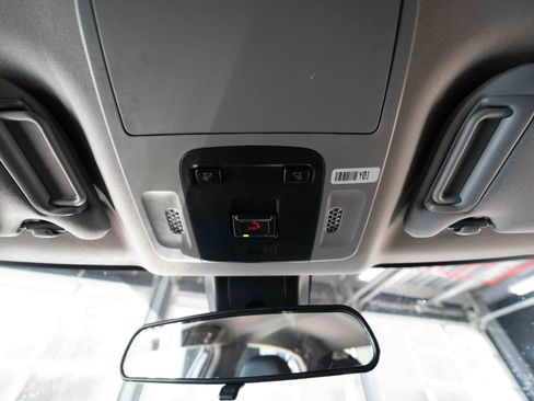 Used 2024 Toyota Camry SE image 18