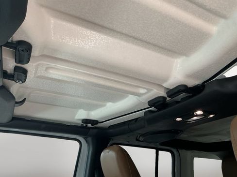 Used 2021 Jeep Wrangler Unlimited Rubicon AWD/4WD image 12
