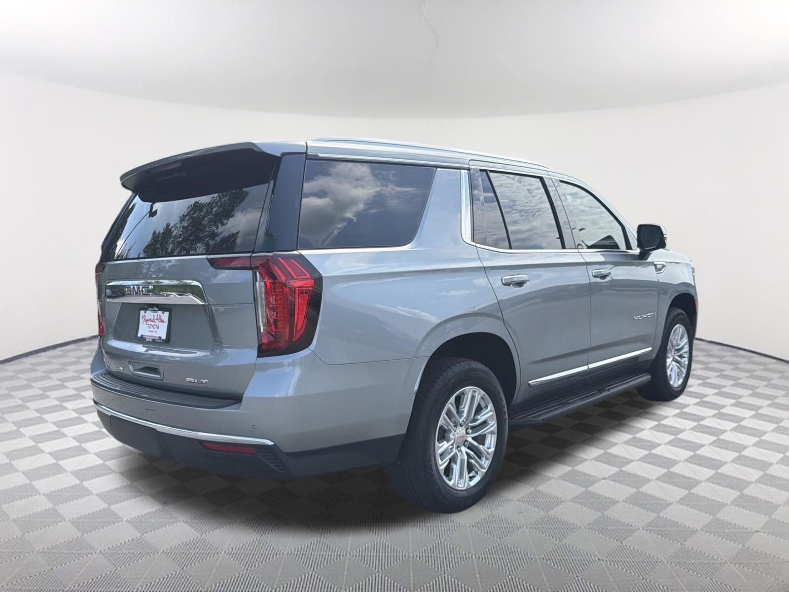 Used 2024 GMC Yukon SLT w/ SLT Luxury Package AWD/4WD image 17