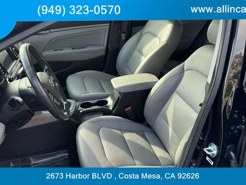 Used 2018 Hyundai Elantra Limited image 8