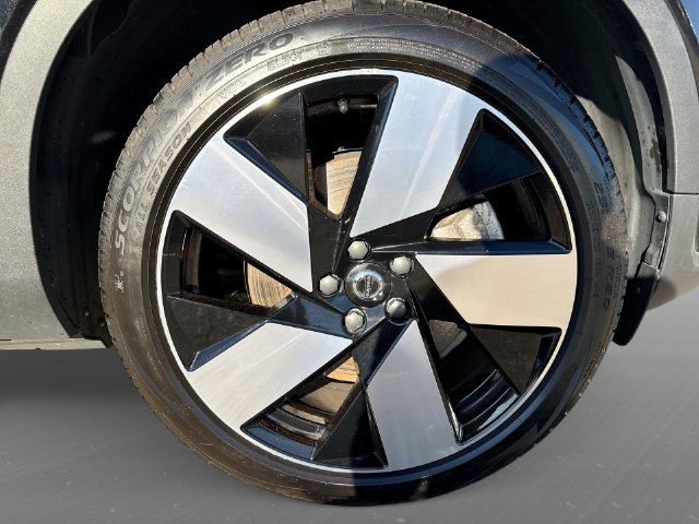Certified 2023 Volvo C40 P8 Recharge Ultimate AWD/4WD image 22
