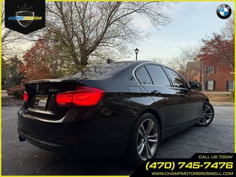 Used 2017 BMW 330i Sedan w/ Premium Package image 8