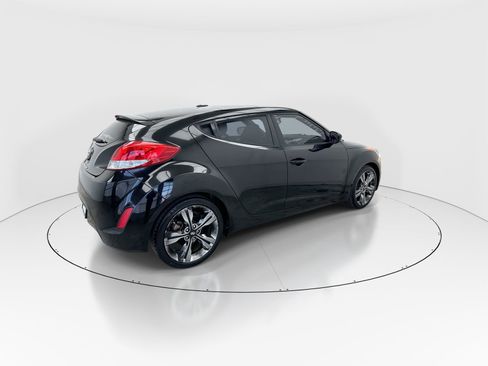 Used 2017 Hyundai Veloster Value Edition image 8