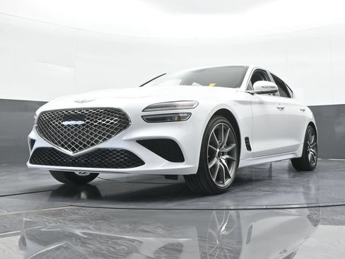 Used 2025 Genesis G70 2.5T RWD image 57