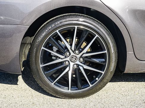 Used 2023 Toyota Camry SE image 9