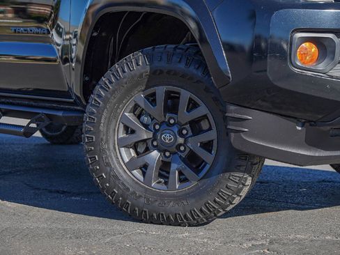 Used 2021 Toyota Tacoma SR5 image 1