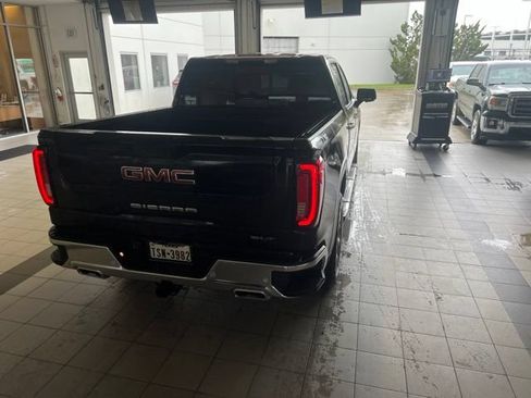 Used 2023 GMC Sierra 1500 SLT AWD/4WD image 6