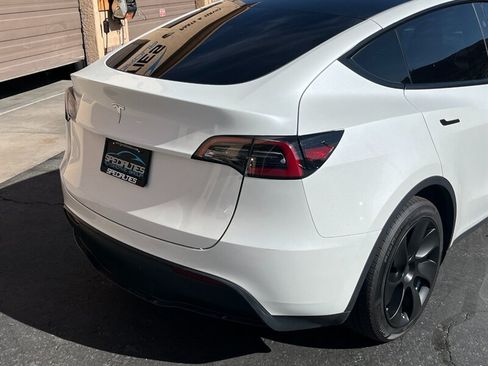 Used 2024 Tesla Model Y Long Range RWD image 16