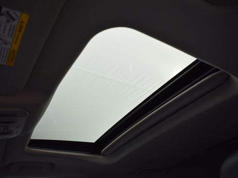 Used 2022 Toyota Highlander XLE image 21