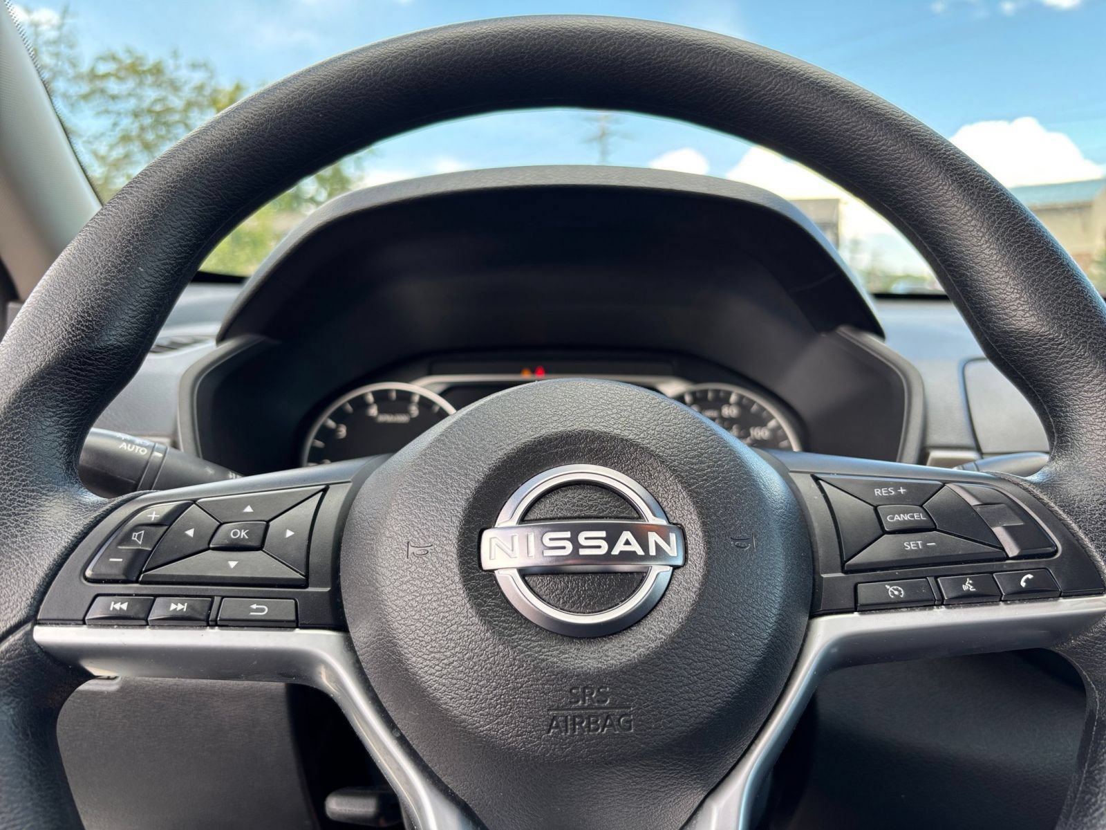 Used 2025 Nissan Altima 2.5 SV FWD image 28