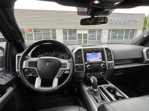 Used 2019 Ford F150 Platinum w/ Equipment Group 701A Luxury AWD/4WD image 17