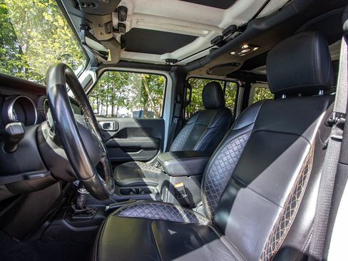 Used 2020 Jeep Wrangler Unlimited Sahara AWD/4WD image 10
