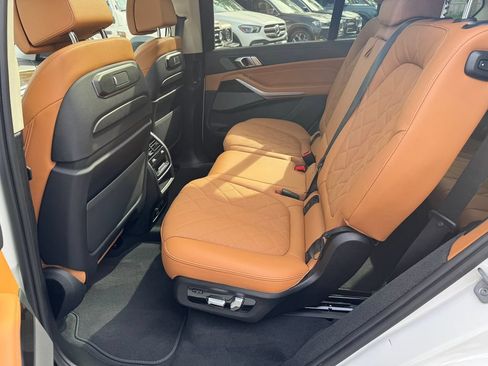 Used 2024 BMW X7 xDrive40i AWD/4WD image 39