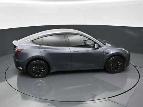 Used 2021 Tesla Model Y Long Range AWD/4WD image 31