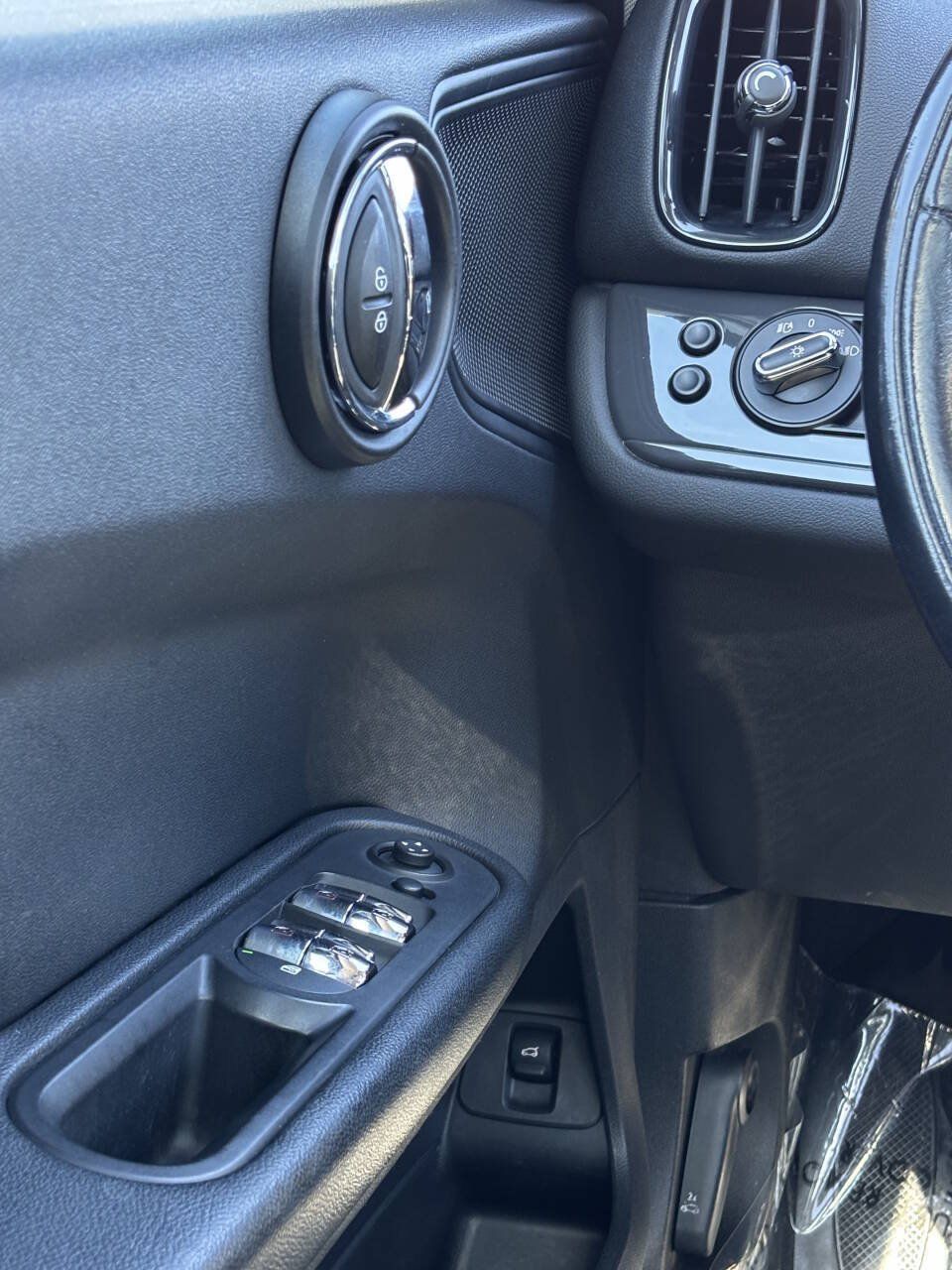 Used 2017 MINI Cooper Countryman FWD image 23