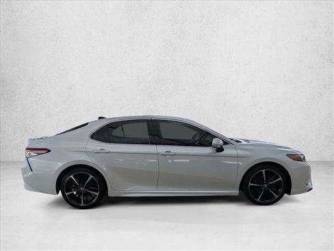 Used 2019 Toyota Camry XSE FWD image 4