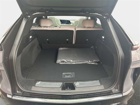 New 2025 Cadillac Lyriq Luxury image 6