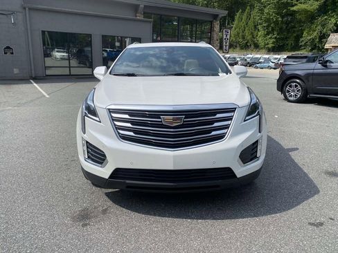 Used 2018 Cadillac XT5 Premium Luxury FWD image 2