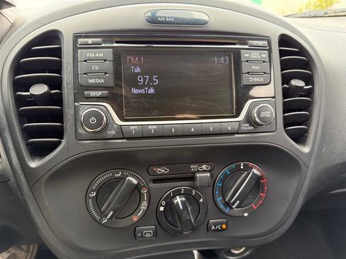 Used 2015 Nissan Juke S image 10